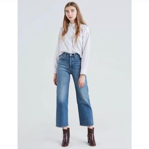 Levi's NWT Staight Ankle Jeans